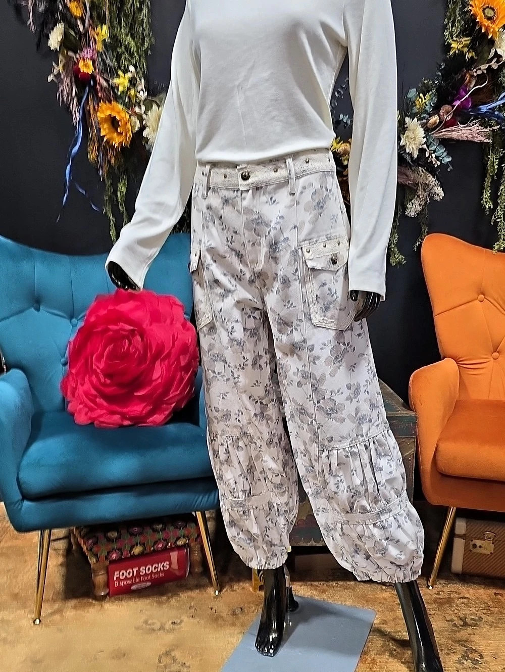POL Floral Pattern Gathered Denim Jean w/ Stud & Crochet Trim
